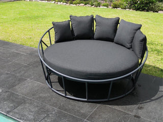 Bora Outdoor Daybed in Charcoal / Sooty 3.