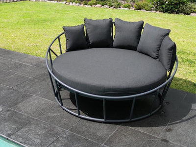 Bora Outdoor Daybed in Charcoal / Sooty 3.