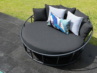 Bora Outdoor Daybed in Charcoal / Sooty 2.