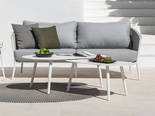 Amazone Outdoor Coffee Table Set in White 2.