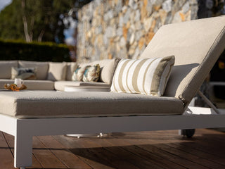 Anjuna Outdoor Sunlounge in White / Beech - close-up.