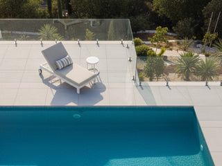 Anjuna Outdoor Sunlounge in White / Beech 2.