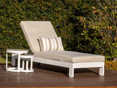 Anjuna Outdoor Sunlounge in White / Beech.