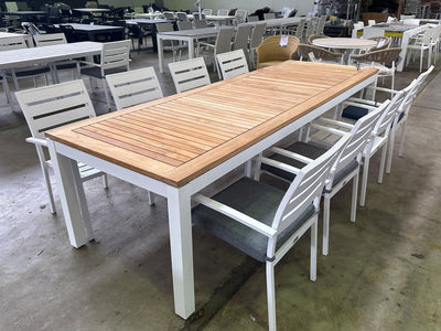 SYD FLOORSTOCK SALE - Barcelona Table with Twain Chairs 9pc Outdoor Dining Setting_1