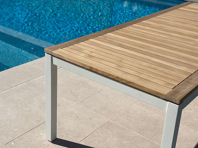 Barcelona Outdoor Dining Table in White / 290x100cm - close-up.