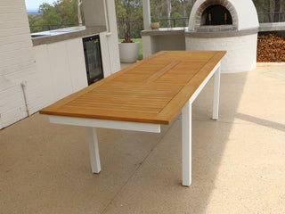 Barcelona Extension Outdoor Dining Table in White / 170 - 280cm
