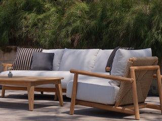 Corsica Outdoor Lounge in 3 Seater - close-up.
