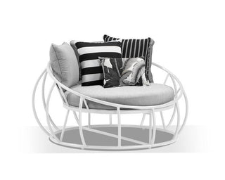 Antilles Outdoor Daybed in White / Grey Chine.