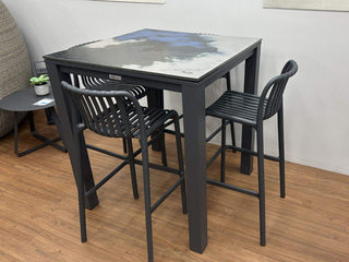 SUNSHINE COAST FLOOR STOCK SALE - Domiziani Nembo with Voyage Resin Bar Chairs 5pc Outdoor Bar Setting_1