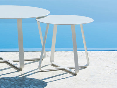 Elko Round Outdoor Side Table in White / 60cm
