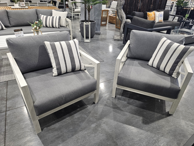 FLOORSTOCK SALE | Hampton 2pc Outdoor Lounge
