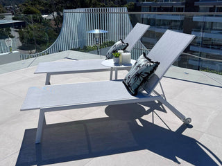 Hydra Outdoor Sunlounge in White 3.