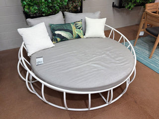MELB CLEARANCE- Purist Daybed_1