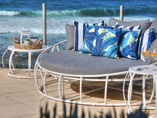 Purist Outdoor Coffee Table in White 2.