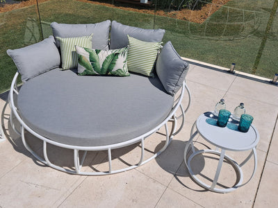 Purist Outdoor Daybed in White / Grey Chine - top view.