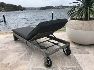 Rosseau Outdoor Sunlounge in Moonscape / Canvas Coal 2.