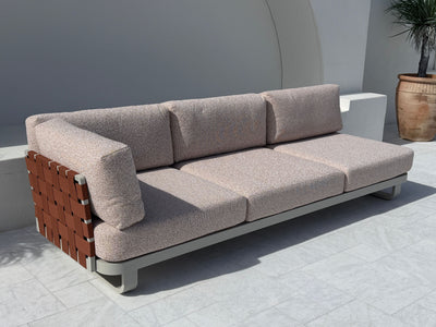 Stretto Platform | Outdoor Lounge Setting