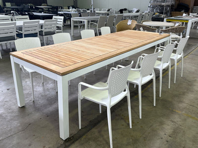SYD FLOORSTOCK SALE - Barcelona Table with Safira Chairs 9pc Outdoor Dining Setting_1